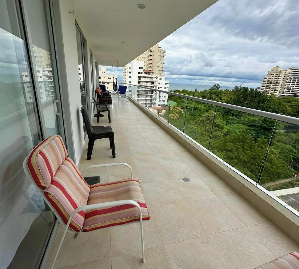 Acogedor Apartamento En Bello Horizonte サンタ・マルタ